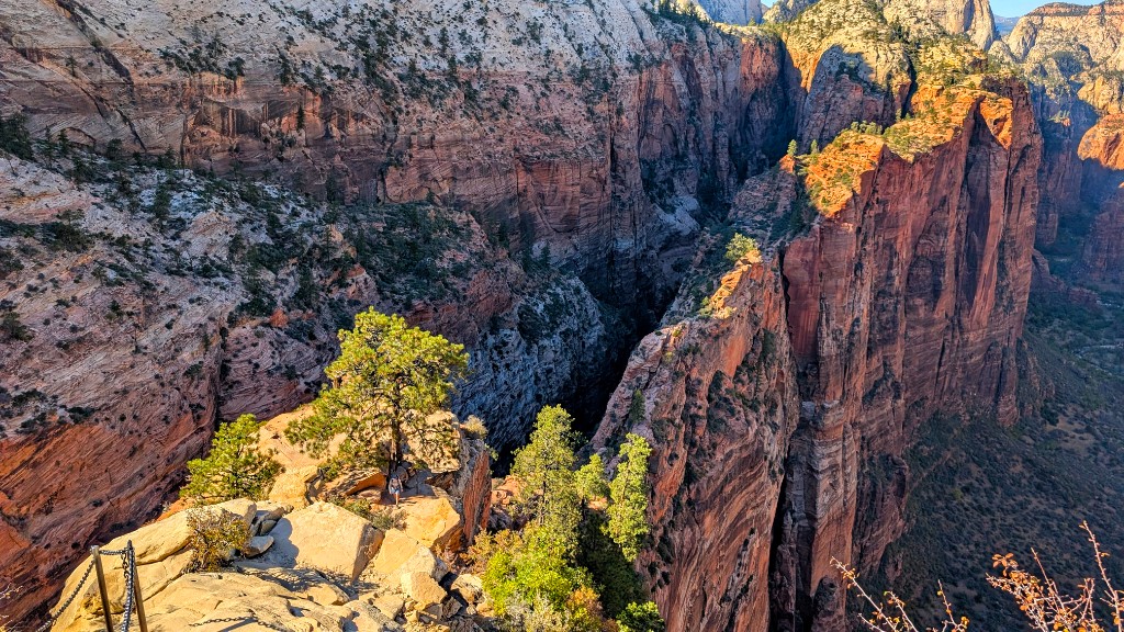 Wide view along the Angels Landing ridge toward distant peaks and canyon walls